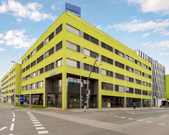 A&O Graz Hauptbahnhof - גראץ - בניין