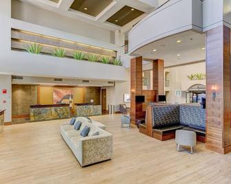 Standard 2 Queens at Hilton Phoenix Airport - Outdoor Pool & Hiking Options - Phoenix - Lobby