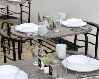 The Mini Hotel -Birmingham City-Free Breakfast - Birmingham - Jídelna