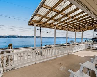 Lutefisk Lodge - Camano Island - Balcony