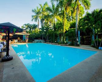 Alta Cebu Resort - Cordova - Piscina