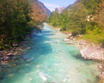 Quiet Cottage by the Soca River - Soča - Playa
