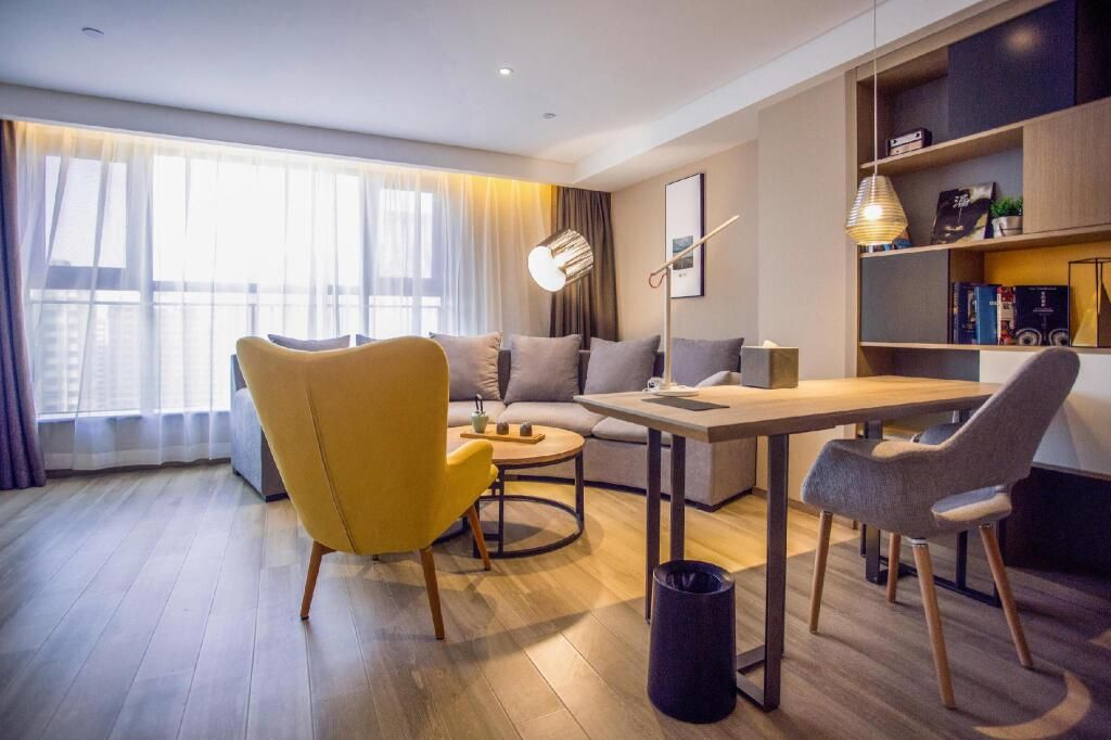 Atour Hotel Urumqi High-speed Railway Station - أورومتشي - غرفة معيشة