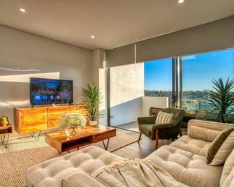 Inspire Boutique Apartments - Toowoomba - Living room