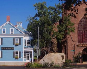 Stepping Stone Inn - Salem