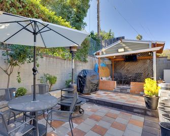 Walk to Main St! Pet-friendly Alhambra Studio - Alhambra - Pátio