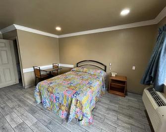 Hiland Motel - Long Beach - Bedroom