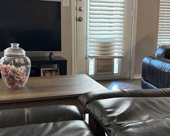 Charming 2-bedroom apartment with fitness room, WiFi in marvelous Grapevine - Grapevine