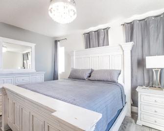 The Whole Loft - Downtown Walsenburg - Walsenburg - Schlafzimmer