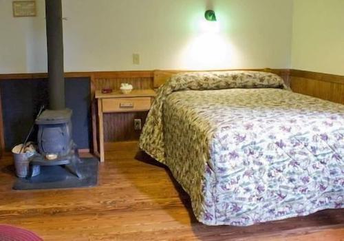 Roosevelt Lodge & Cabins - Inside The Park from $281. Mammoth Hotel Deals &  Reviews - KAYAK