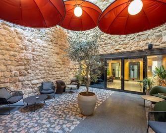 Master Bat Yam Aparthotel - Bat Yam - Binnenhof