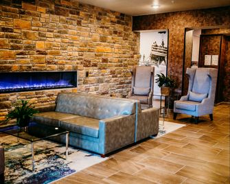 Cobblestone Hotel & Suites International Falls - International Falls - Lobby