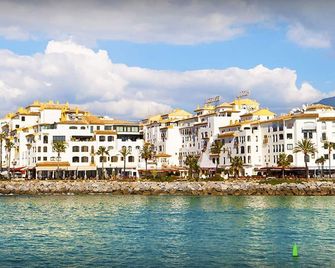 Park Plaza Suites Apartamentos - Marbella - Budynek