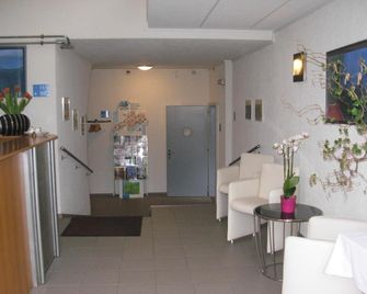 Hotel Restaurant Les Rives du Doubs - Les Brenets