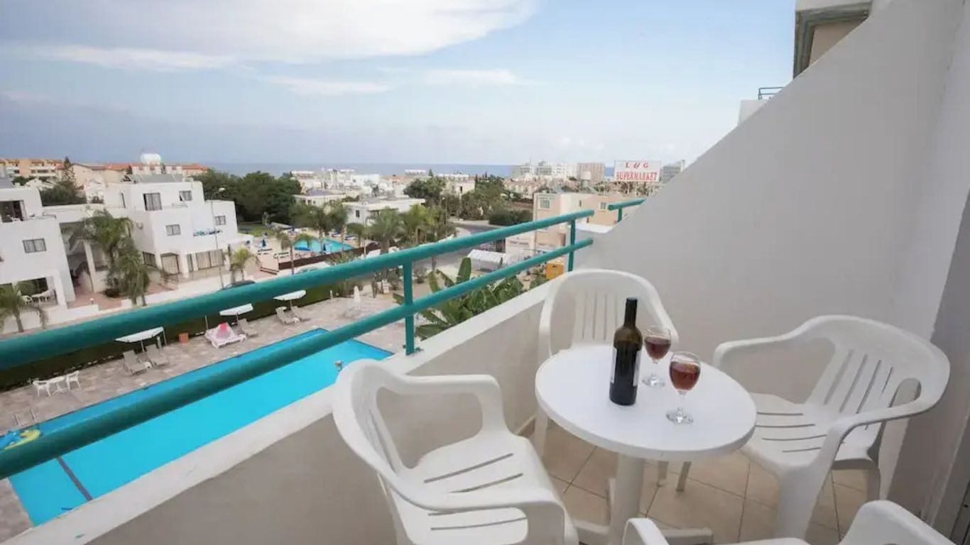 Debbiexenia Hotel Apartments