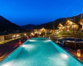 Larisa Resort Manali - Manali - Pool