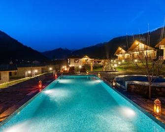 Larisa Resort Manali - Manali - Piscina