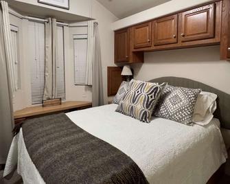 Berry Patch Cottage - Longview - Bedroom