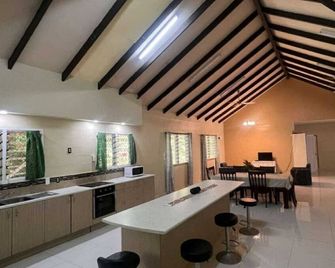 Spacious 4-bedroom house in Tiapapata Heights overlooking a beautiful forest - Apia