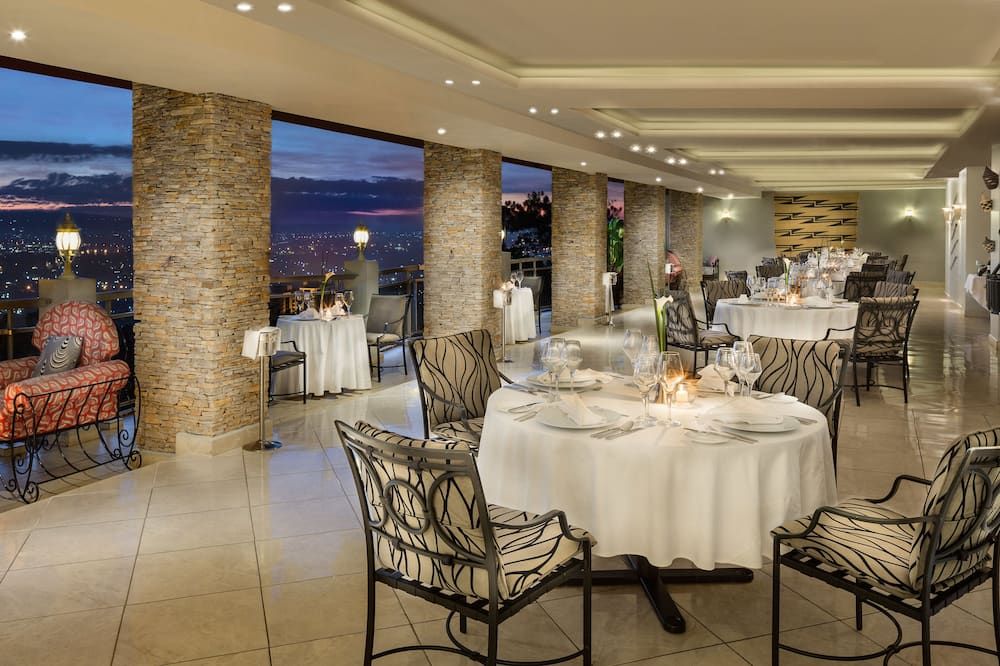 Hotel des Mille Collines - Kigali - Restaurante