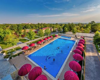 Qafqaz Karvansaray Hotel - Gabala - Pool