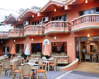 Ruffles Beach Resort - Candolim - Restaurante