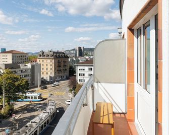 Fred Hotel Central - Zurich - Balcony