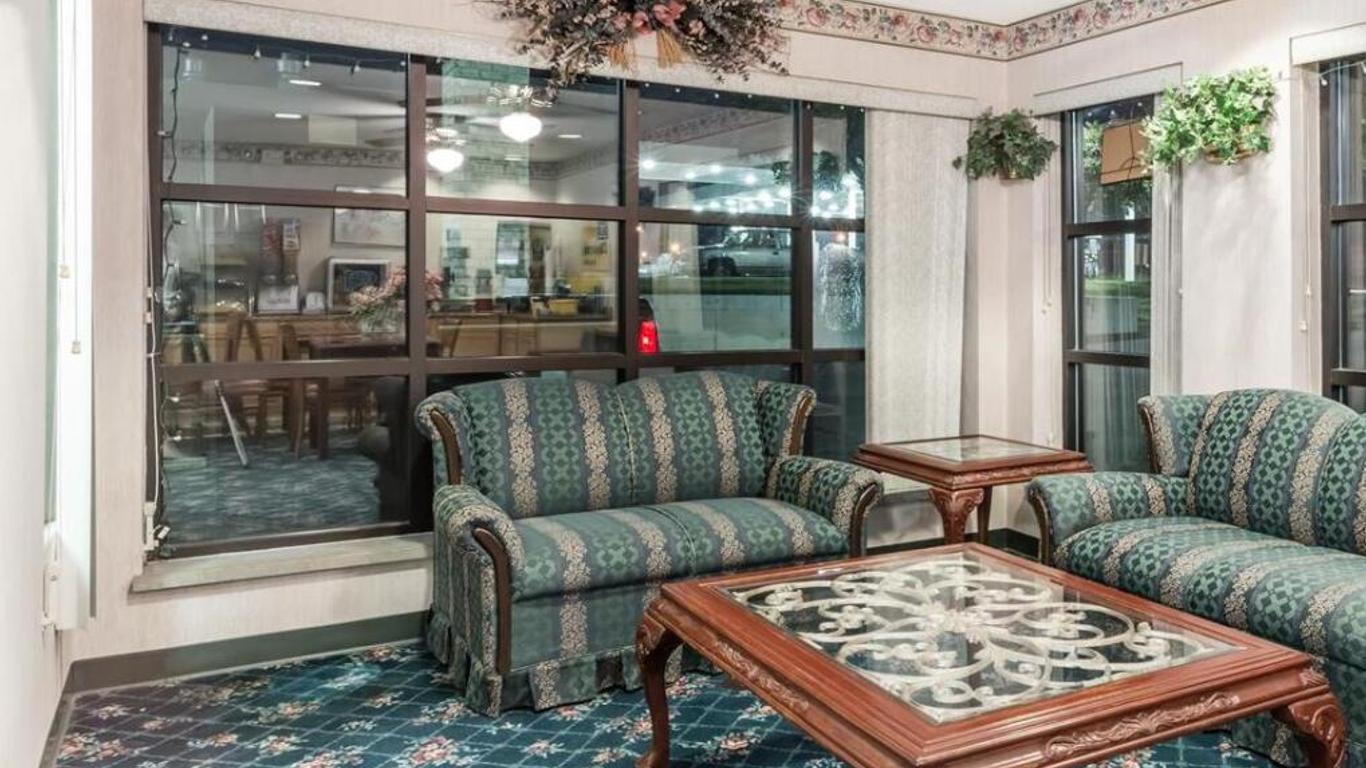 Brentwood Inn & Suites