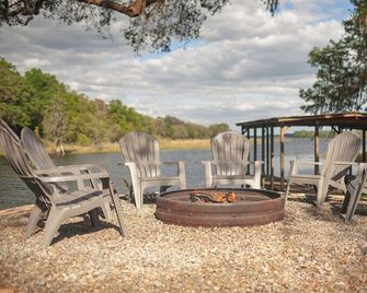 Lake Breeze Cottage 5 - Hernando - Patio
