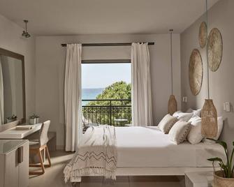 The Bay Hotel & Suites - Vasilikos - Bedroom