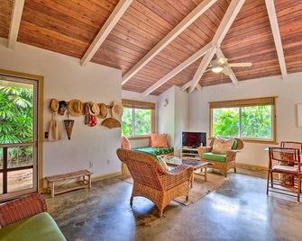 Kauai Hale Melemele 2 Bedroom Home - Kapaa - Living room