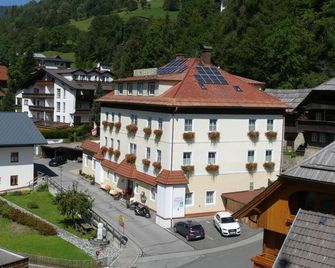 Hotel Kirchenwirt - Bad Kleinkirchheim - Rakennus