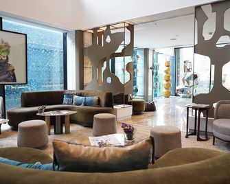 The Nishat Hotel - Lahore - Lounge