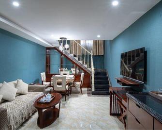 Rong Yi Hotel - Zunyi - Living room