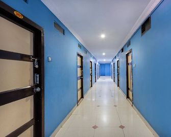 Hotel Swarna Mayuri - Guntūr - Hallway