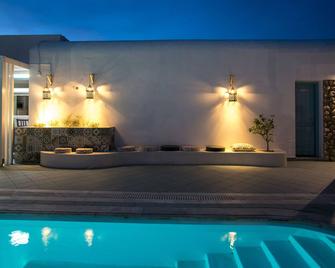 Mouras Resort - Luxury Maisonette Villas - Livadia - Pool