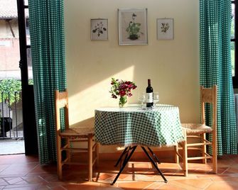 Tenuta Guazzaura - Serralunga di Crea - Dining room