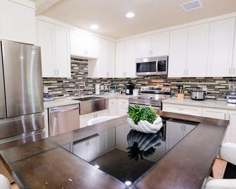 Beautiful apartment - Spring - Kitchen