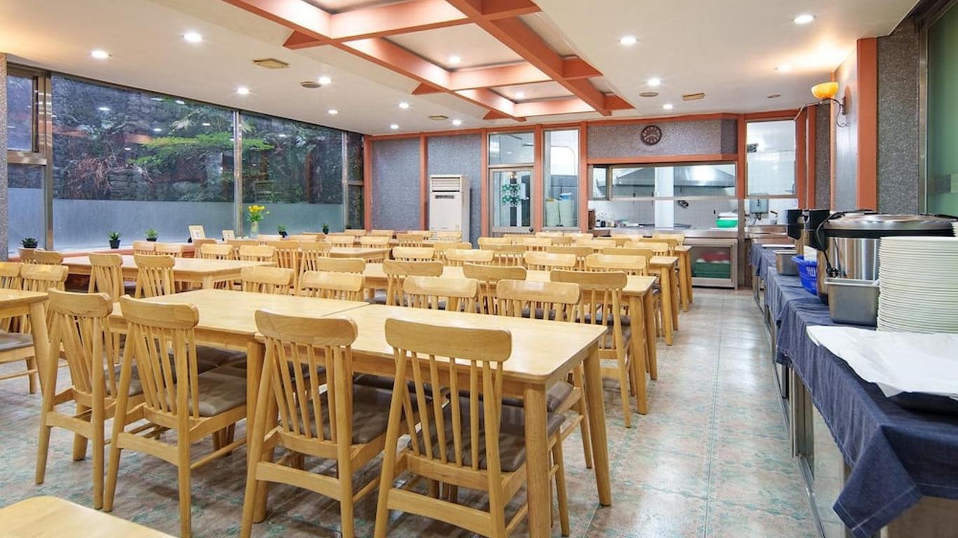 جيجو هايكر هوتل