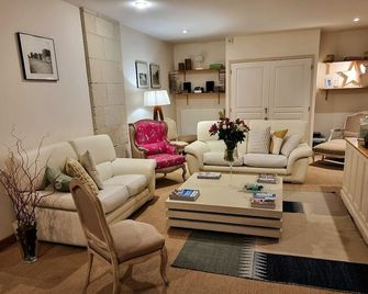 Exceptional residence in wooded grounds with swimming pool - Châtellerault - Salon