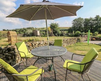 Wenning Bank - Clapham (Lancashire) - Patio