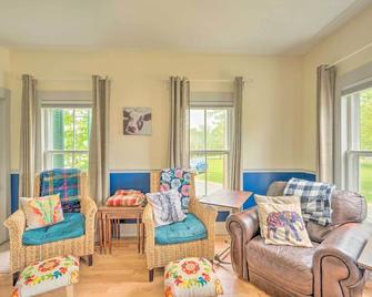 Rustic and Historic Guildhall Farmhouse with Fire Pit! - Lancaster - Living room