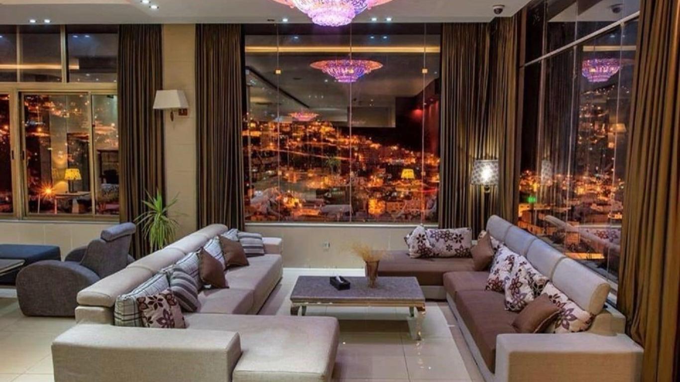 Tetra Tree Hotel