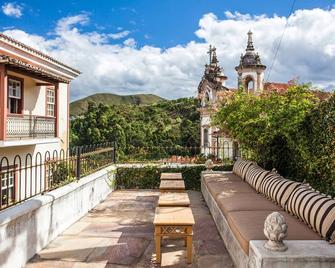 هوتل سولار دو روزاريو - أورو بريتو - شرفة