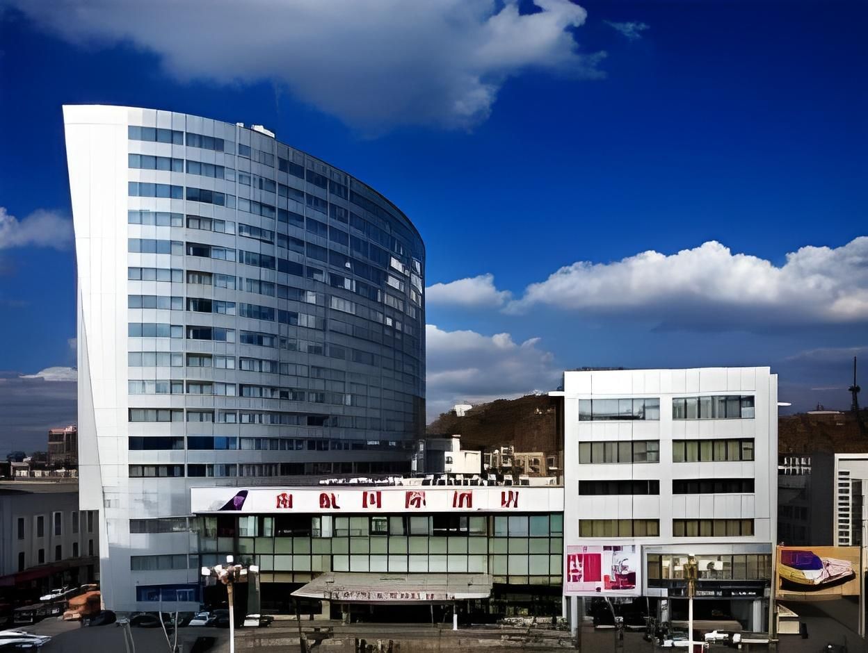 Urumqi Southern Airlines Pearl International Hotel - Ürümqi - Building