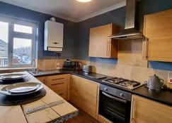 The Loft by Switchback Stays - Cardiff - Kitchen