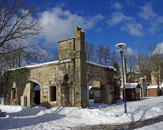 Apartment with attention to detail, Therme / lake, walking from the house, balcony m. view - Weißenstadt - Gebäude