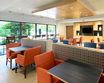 Holiday Inn Express & Suites Raleigh Durham Airport At Rtp By IHG - Durham - Restoran