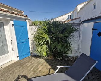 Saint Palais Sur Mer - Close To The Lake For This Small Semi-Detached House - Wifi - La Palmyre - Balcón