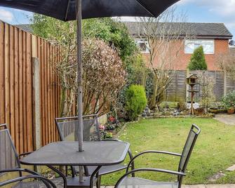 3 bedroom accommodation in Formby - Formby - Patio